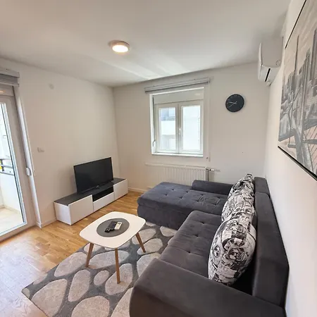 Kovan Lux 11 Apartman